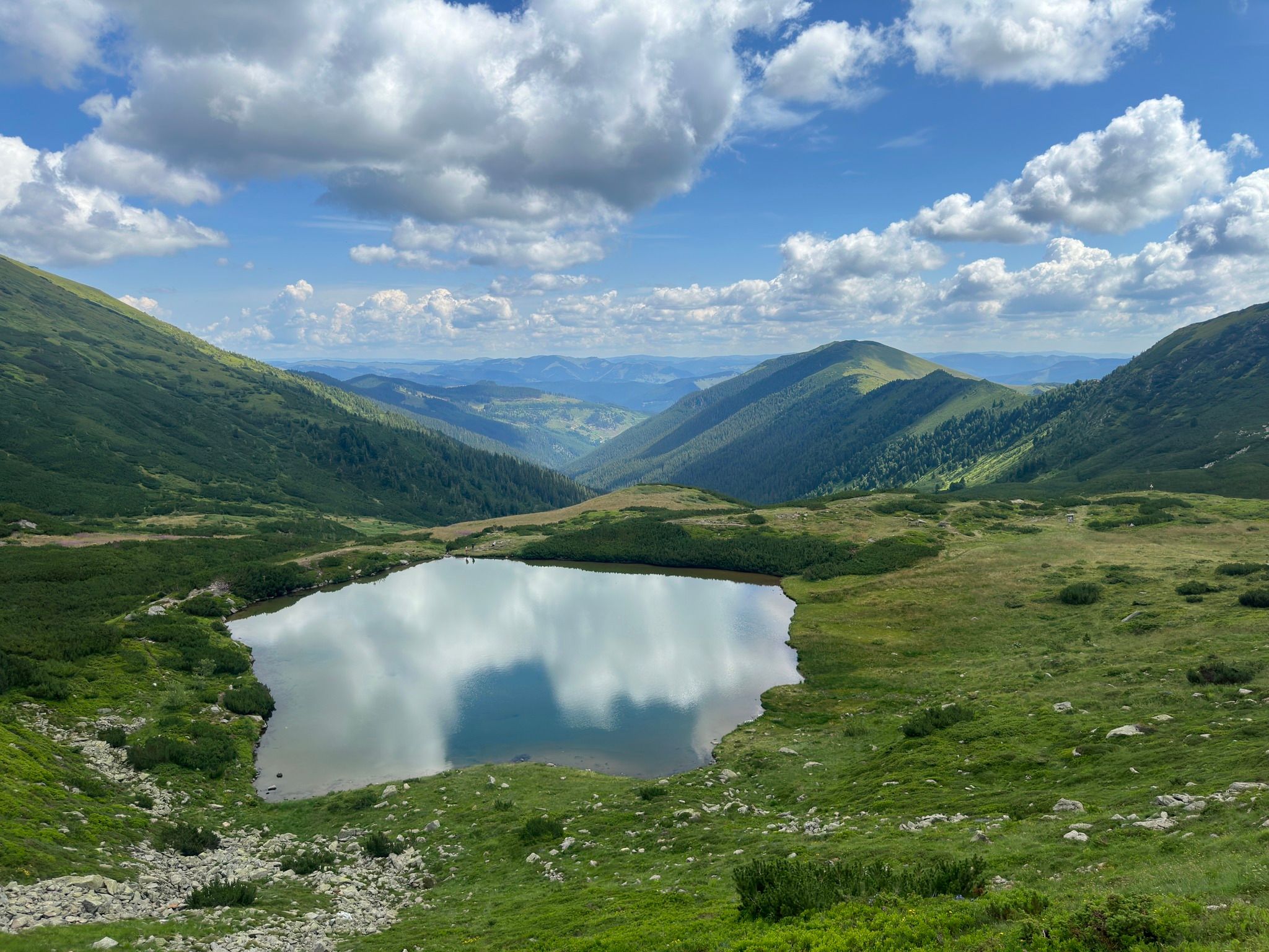 Drumeție începători și copii Lacul Lala și Vf. Ineu din Munții Rodnei