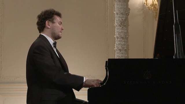 Yury Favorin, pianoforte
