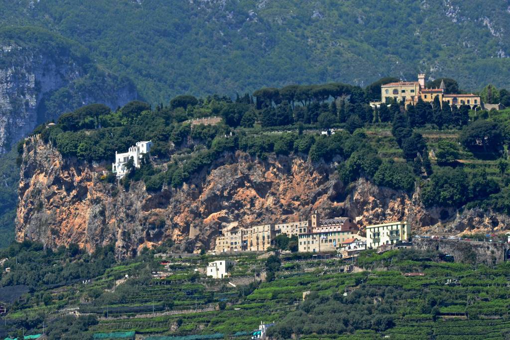 Ravello villa Cimbrone ed il santuario dei santi Cosma e Damiano