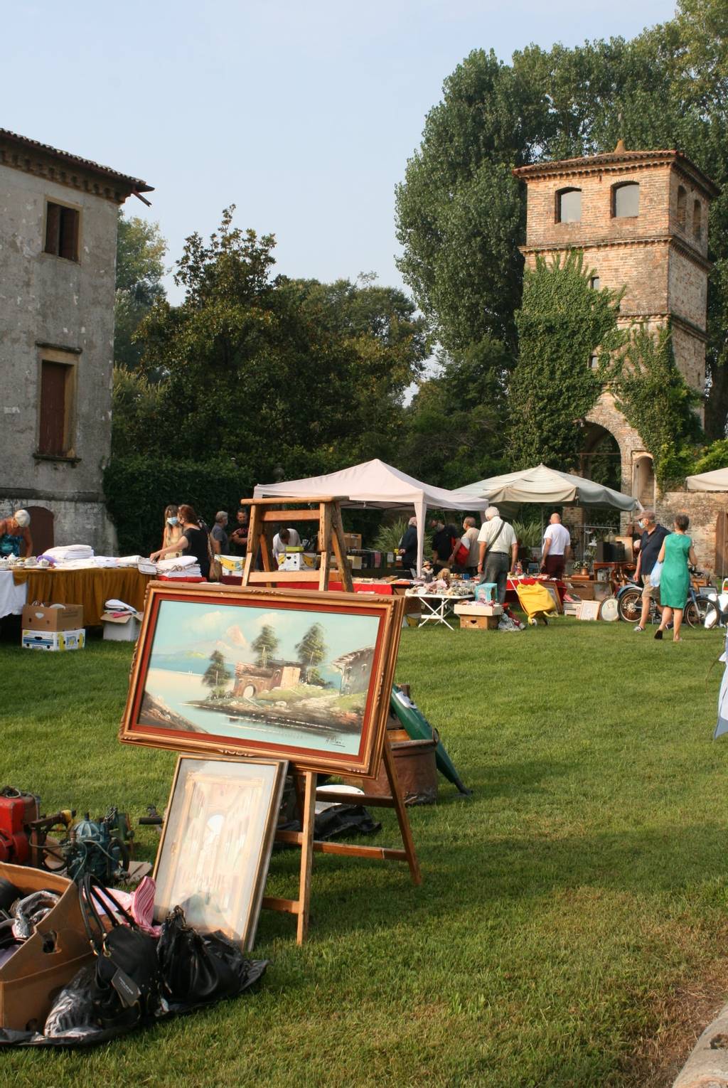 The Market of Villa Roberti